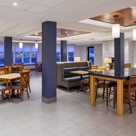 Holiday Inn Express Hotel & Suites Clifton Park By Ihg Exterior photo