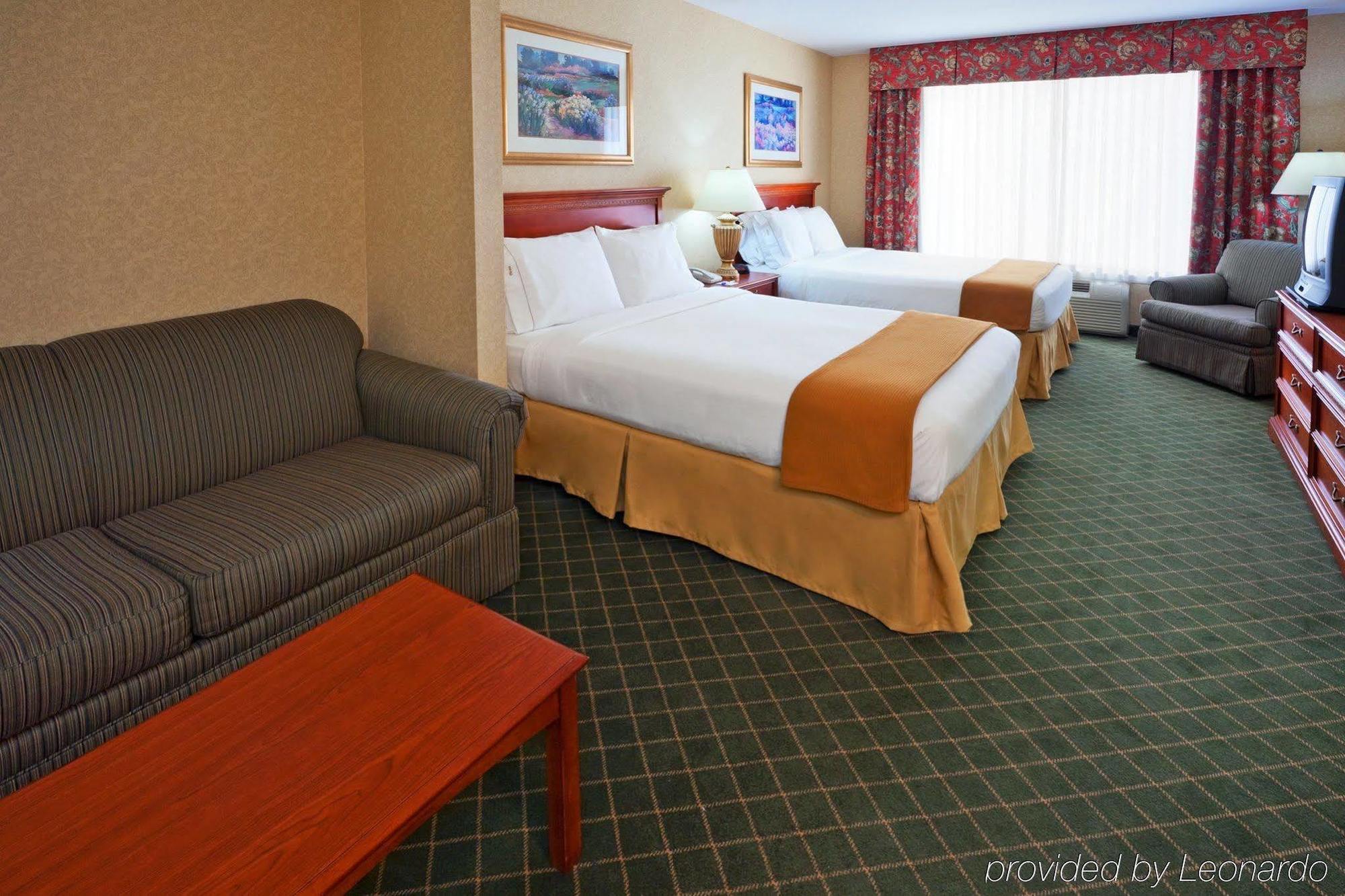 Holiday Inn Express Hotel & Suites Clifton Park By Ihg Exterior photo